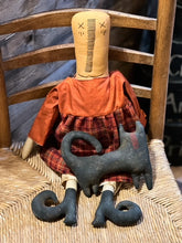 Load image into Gallery viewer, Doris Primitive Doll
