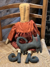 Load image into Gallery viewer, Doris Primitive Doll
